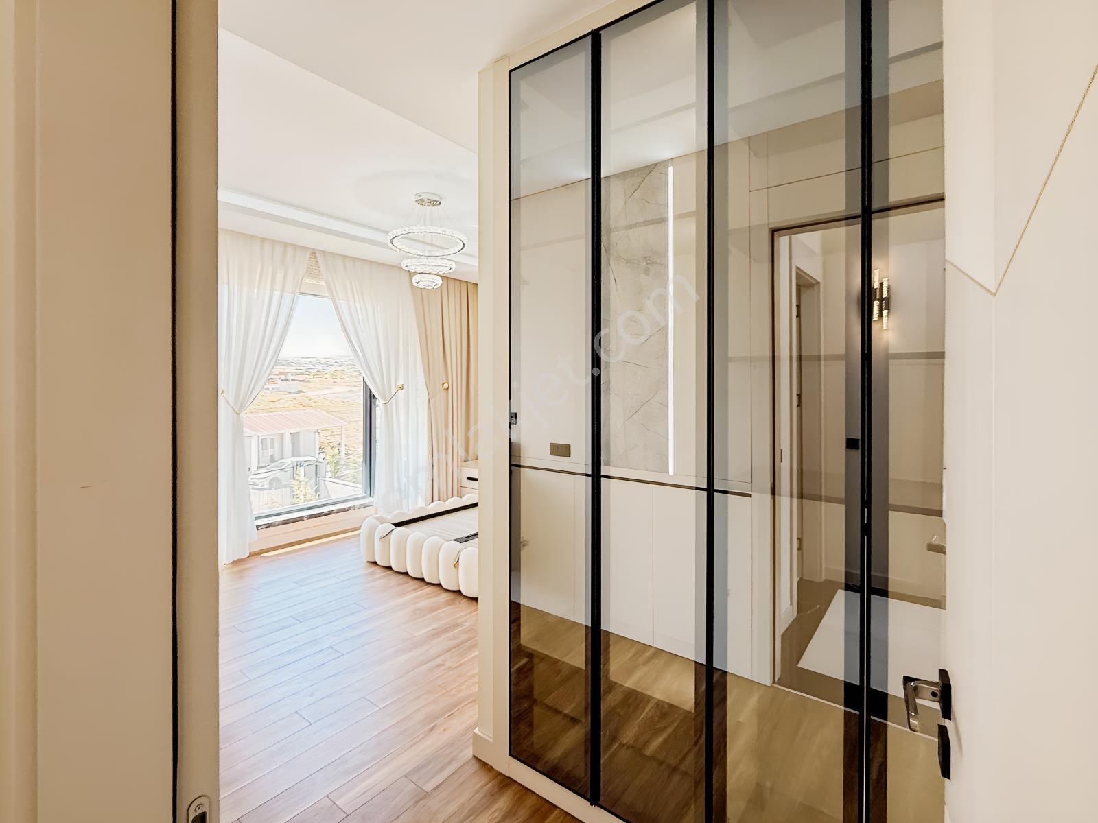 Hacılar Site İçinde 4+1 Villa 750 M2 Arsa 500 M2 Bahçeli — fotoğraf 8