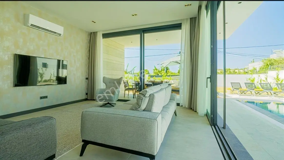 Yalıkavak'ta 550 M2 Arsa İçerisinde 3+1 Tek Katlı Lüx Villa ! — fotoğraf 5