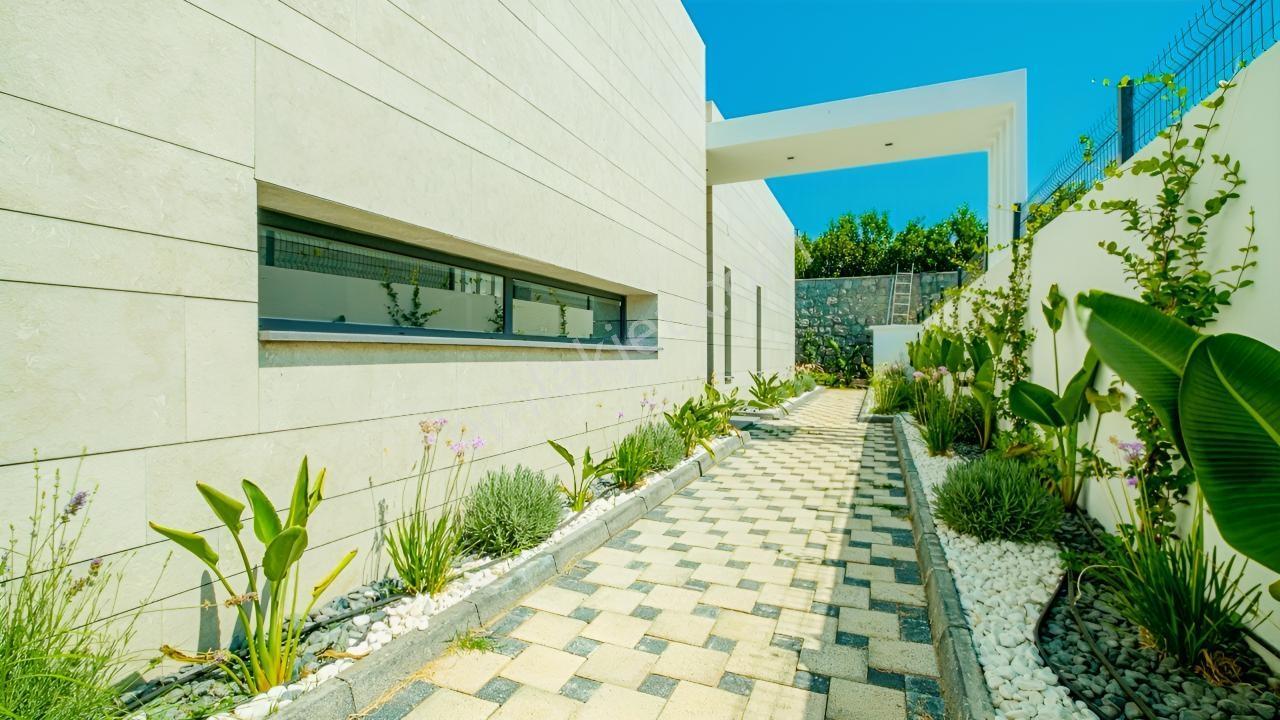 Yalıkavak'ta 550 M2 Arsa İçerisinde 3+1 Tek Katlı Lüx Villa ! — fotoğraf 31