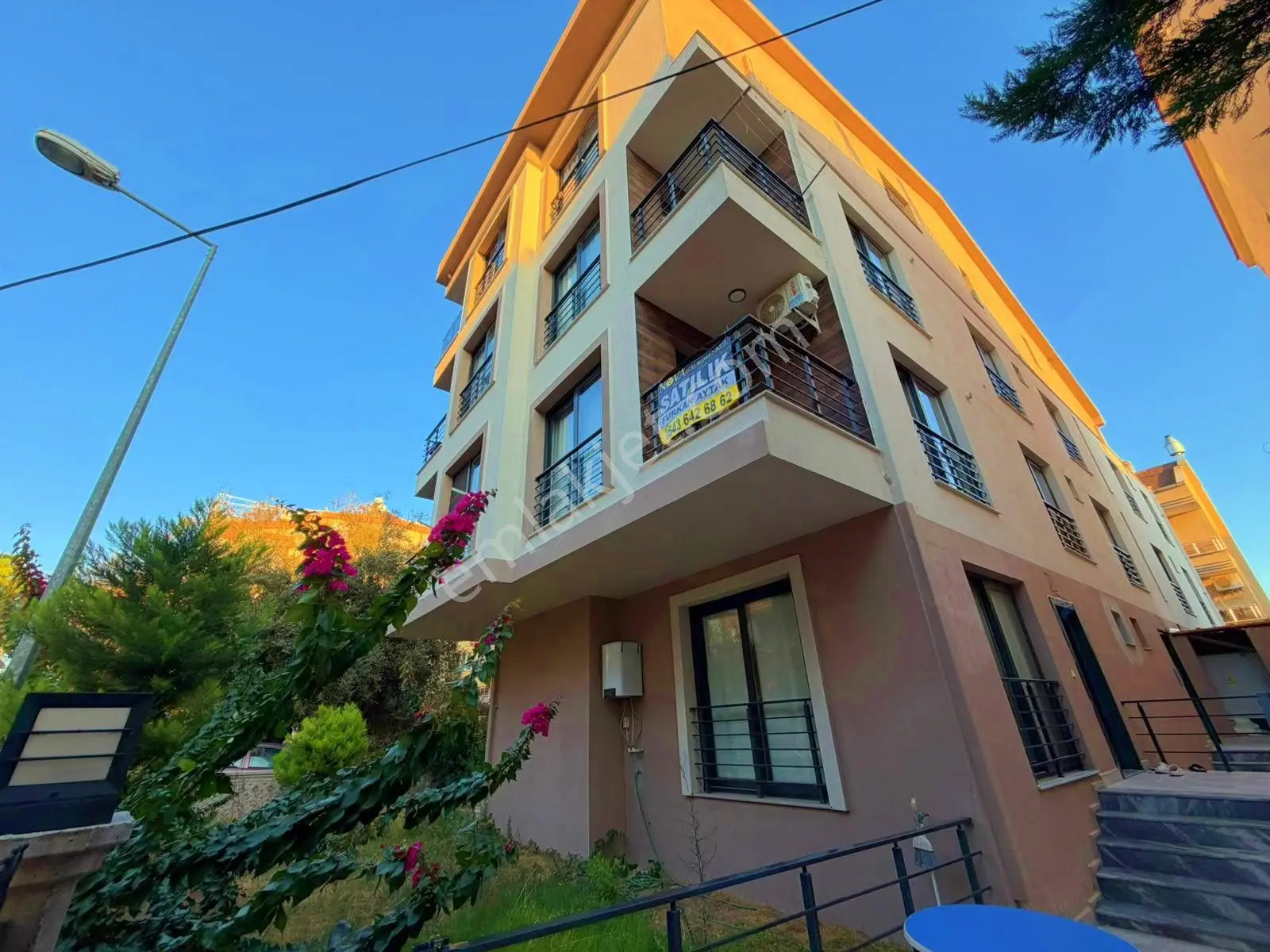 Didim Efeler 'de Emin Oto Arkasında Satılık Eşyalı 2+1 Daire — fotoğraf 3