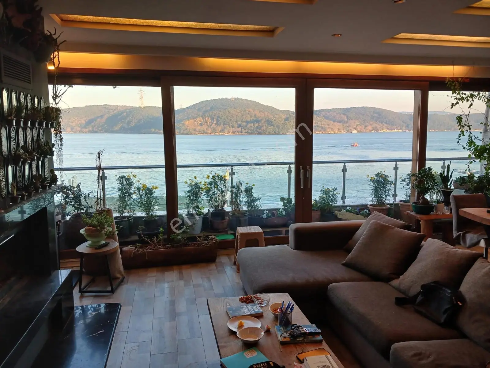 Sarıyer Boğaz Manzaralı Satılık 2+1 Yol Yalı Dairesi