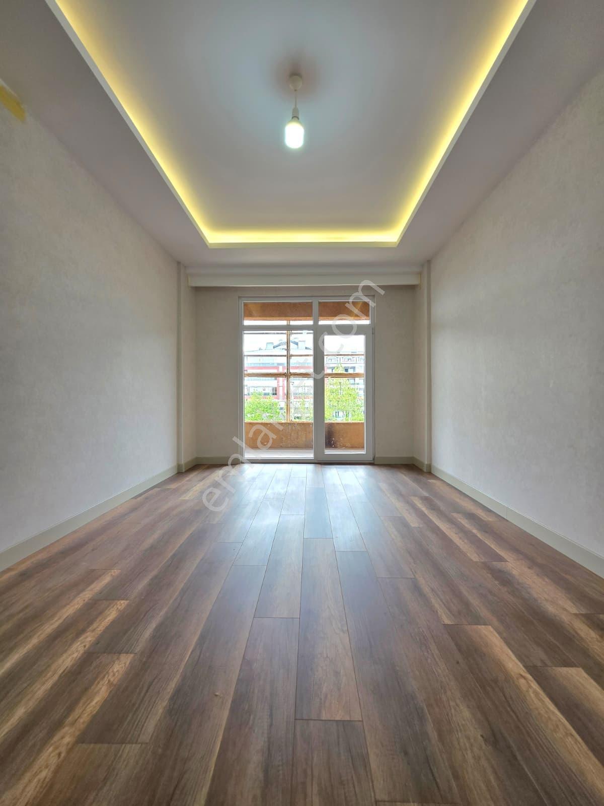 Yüksel Şahin'den Piri Reis Tramvay Durağı Civarı Sıfır 2+1 Daire — fotoğraf 5