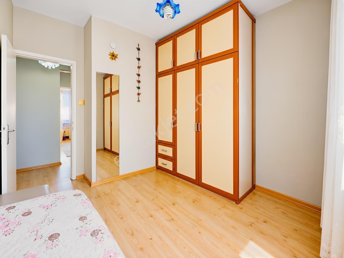 Vesile'den Doğalgazlı Cadde Üzeri 3+1 — fotoğraf 21