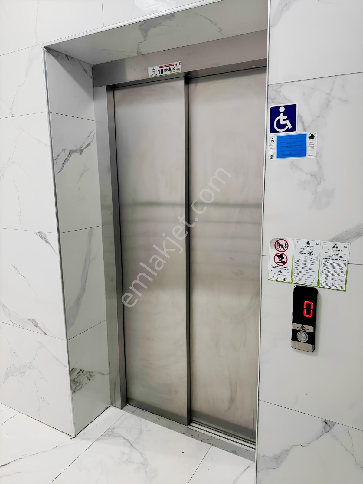 Şahin Grouptan Beşikkaya Mah Cadde Yakını 2+1 Süper Lüx — fotoğraf 20
