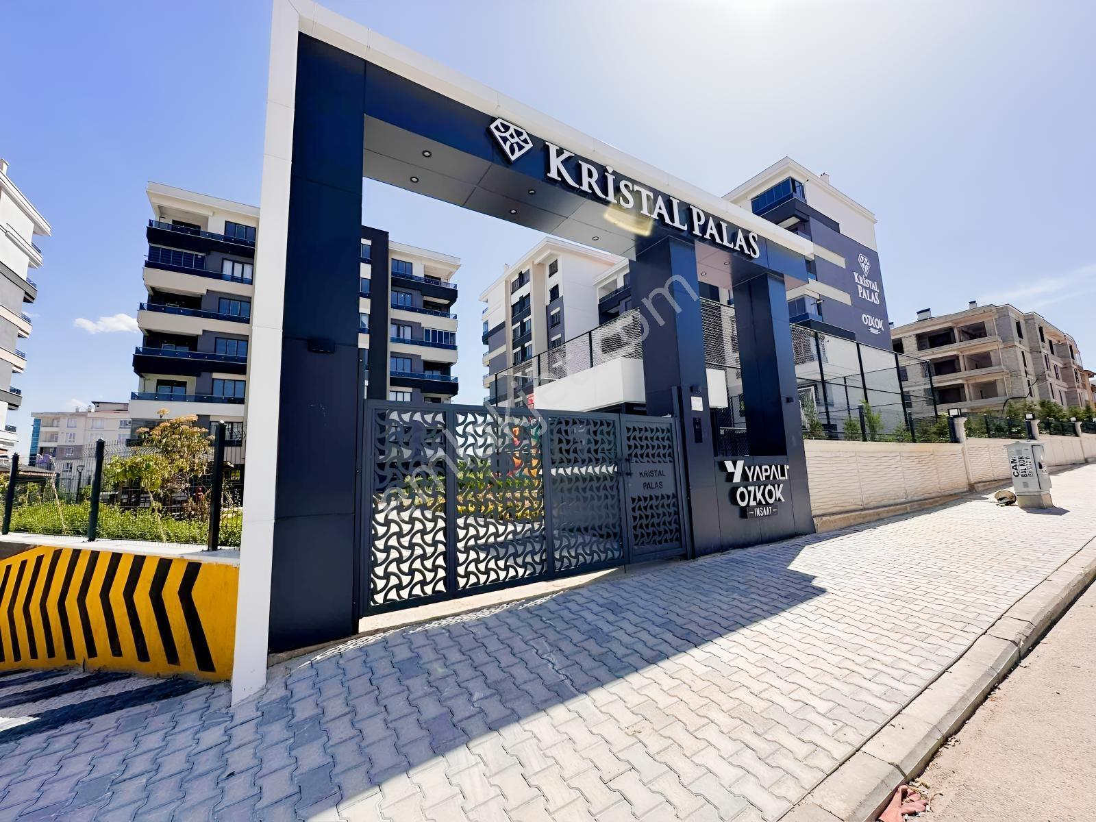 ---Kristal Palace--- Satılık Arakat 4+1 Daire