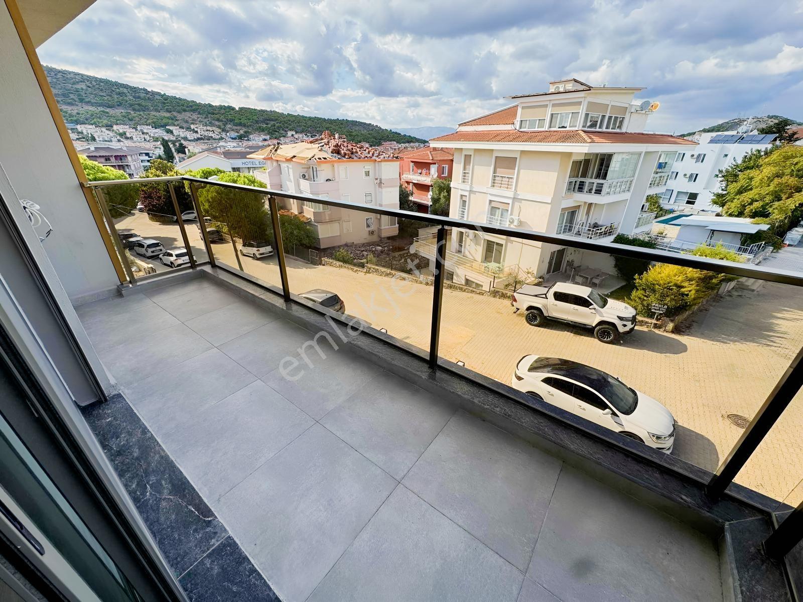 Yiğit Gayrimenkul'den Çeşme Merkez Musalla'da Sıfır 2+1 Daire — fotoğraf 11