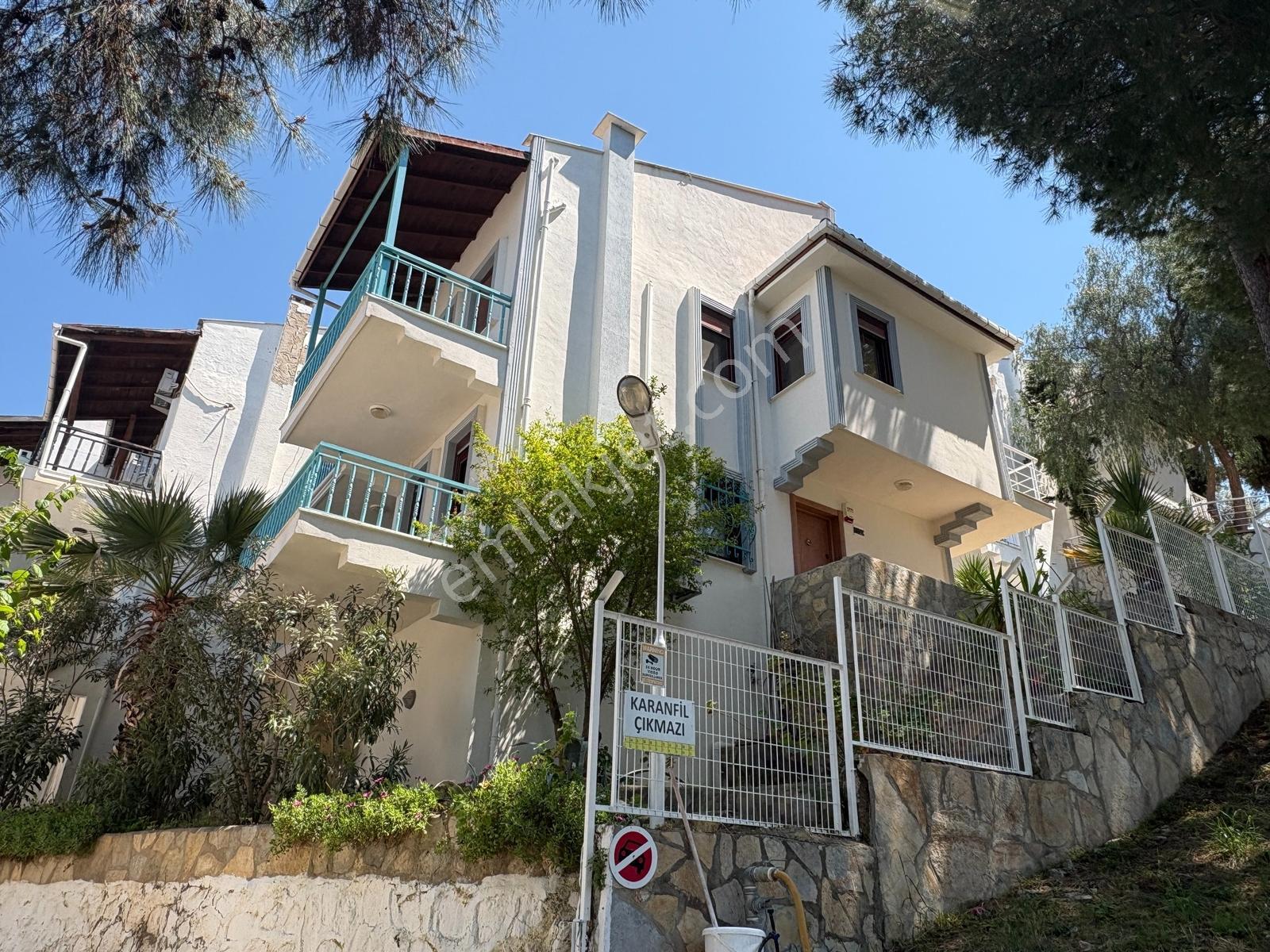 Kuşadası'nda Denize Yürüme Mesafesinde Satılık 4+1 Villa — fotoğraf 4
