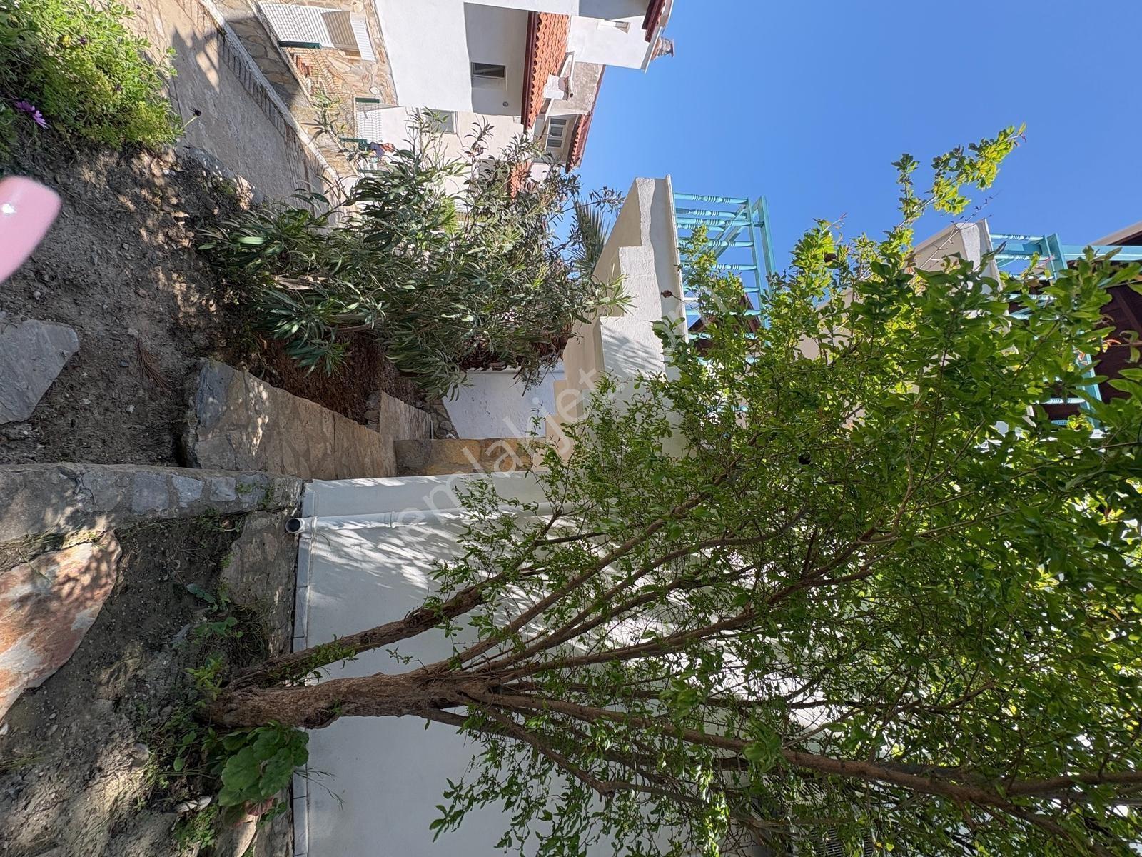 Kuşadası'nda Denize Yürüme Mesafesinde Satılık 4+1 Villa — fotoğraf 10