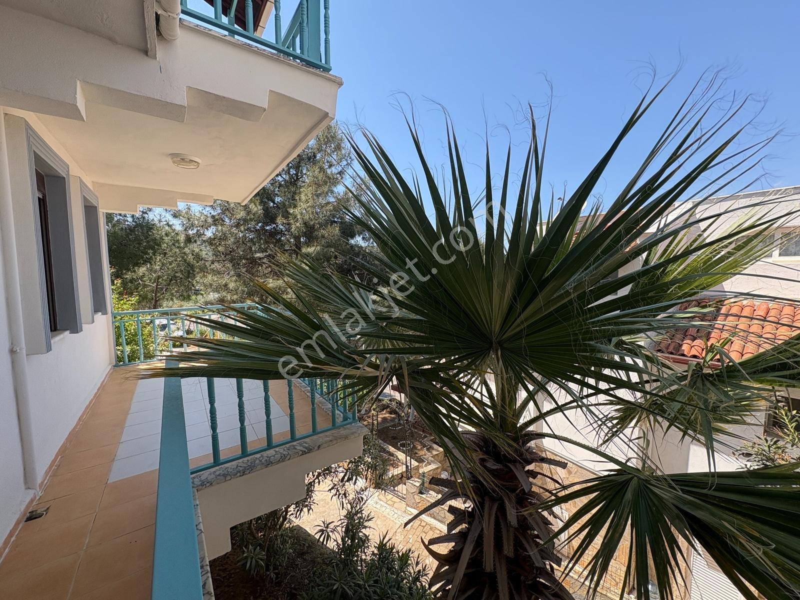 Kuşadası'nda Denize Yürüme Mesafesinde Satılık 4+1 Villa — fotoğraf 13