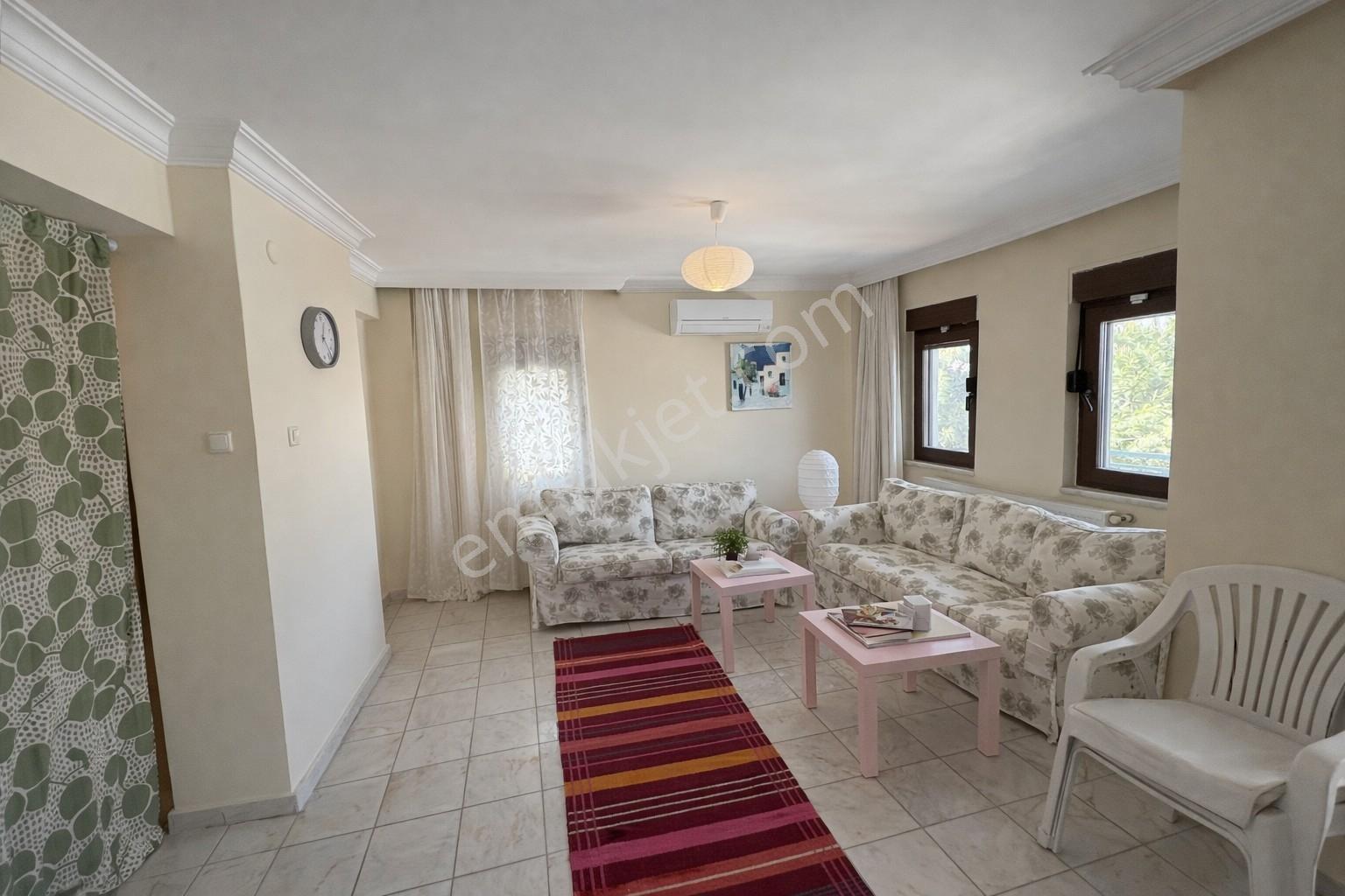 Kuşadası'nda Denize Yürüme Mesafesinde Satılık 4+1 Villa — fotoğraf 21