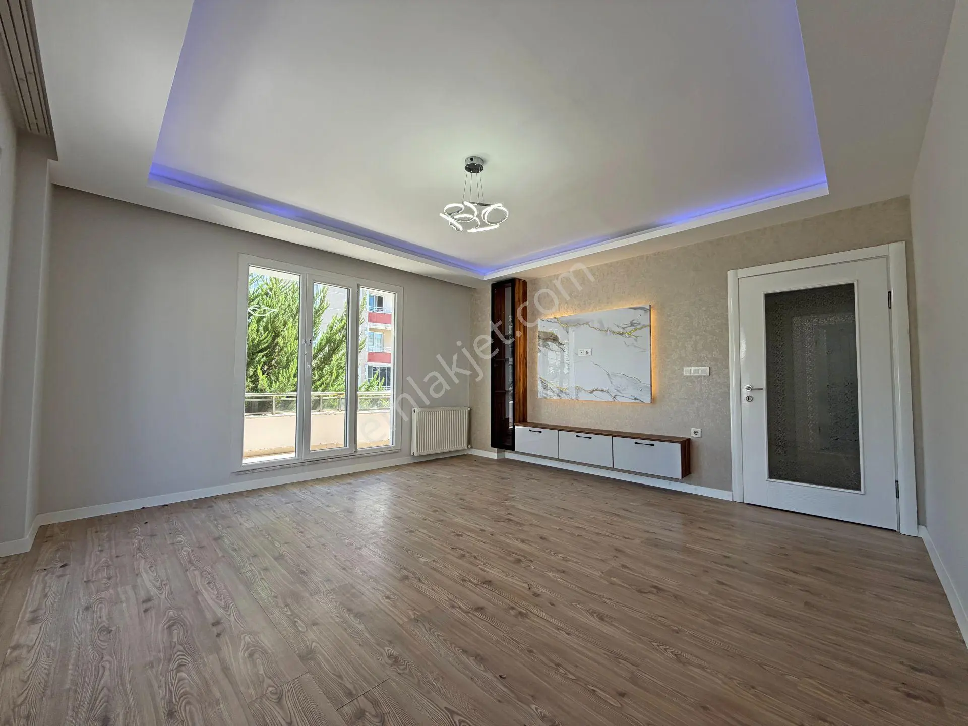 ▀ Güç'ten İkizçay'da Ara Kat Ebeveynli Modern Lüx Tasarımlı 2+1 Daire — fotoğraf 3