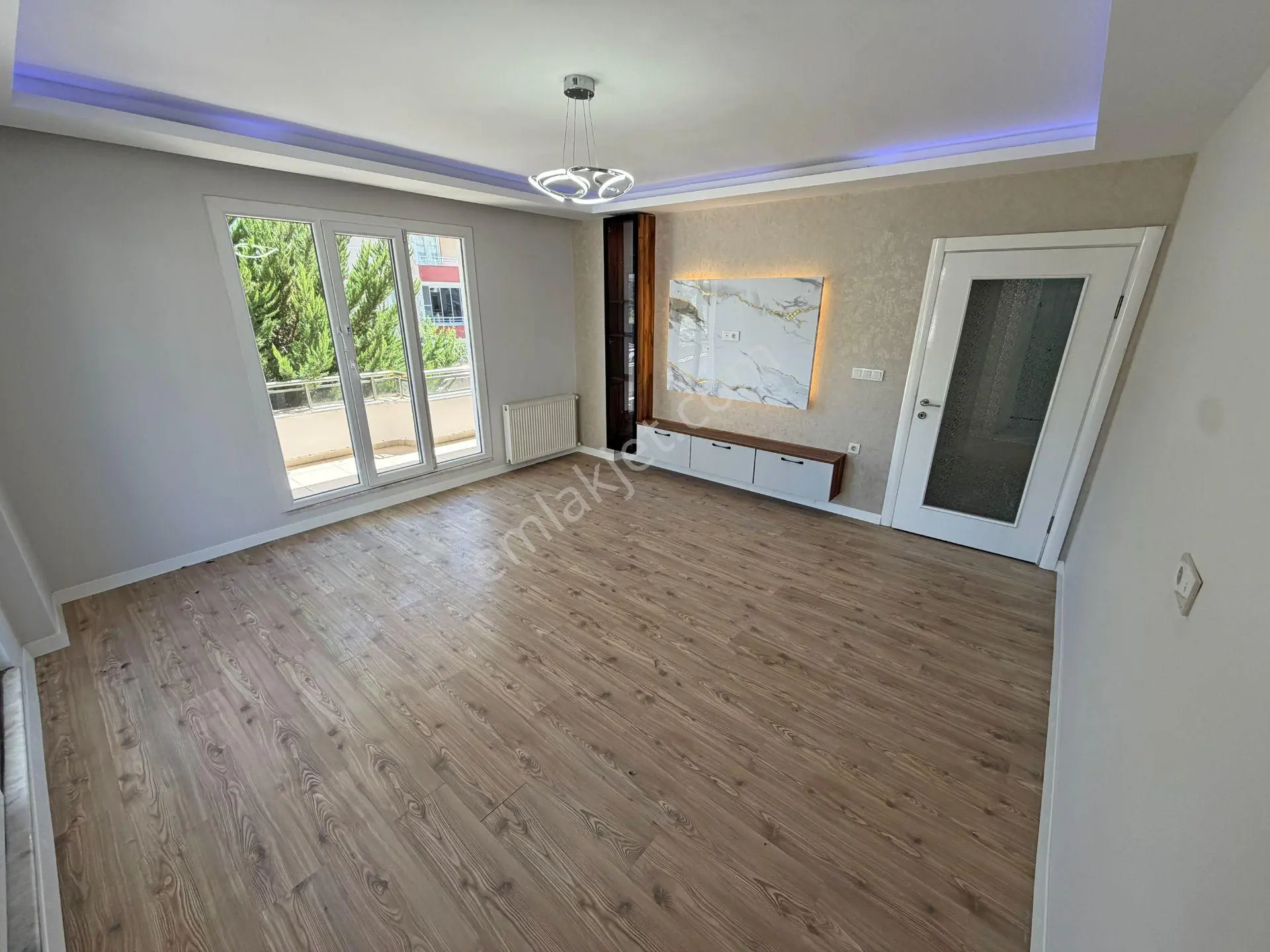 ▀ Güç'ten İkizçay'da Ara Kat Ebeveynli Modern Lüx Tasarımlı 2+1 Daire — fotoğraf 12