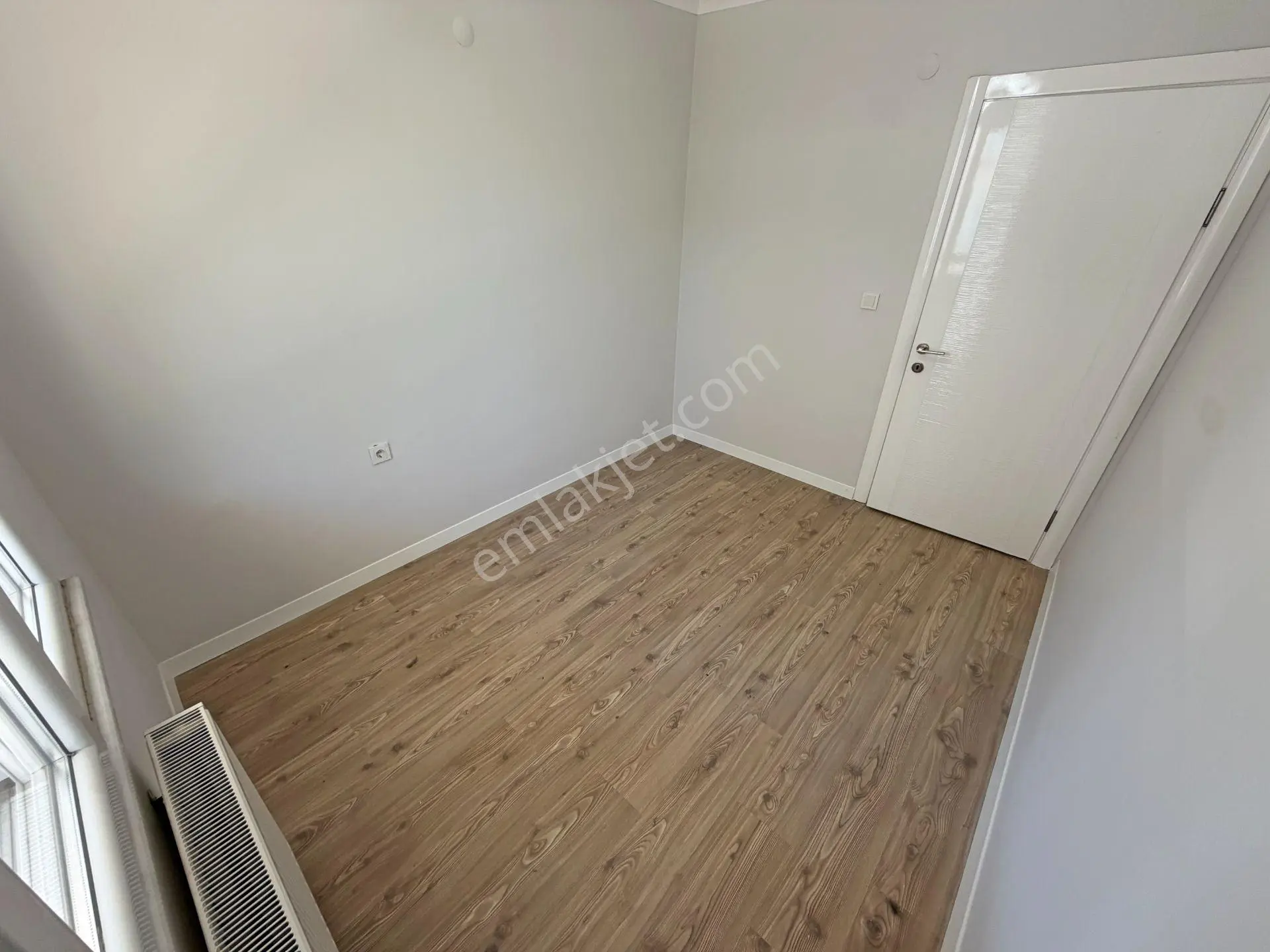 ▀ Güç'ten İkizçay'da Ara Kat Ebeveynli Modern Lüx Tasarımlı 2+1 Daire — fotoğraf 17