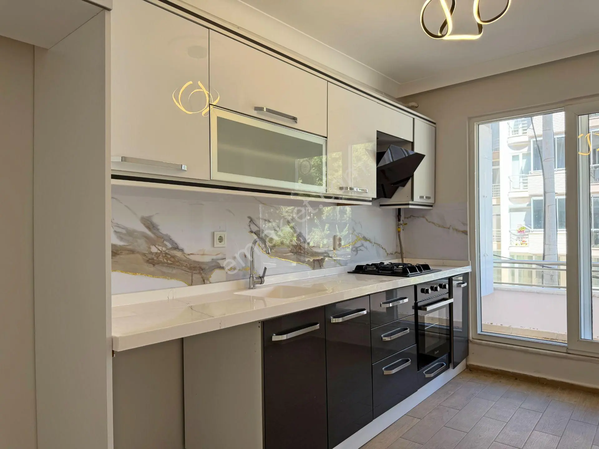 ▀ Güç'ten İkizçay'da Ara Kat Ebeveynli Modern Lüx Tasarımlı 2+1 Daire — fotoğraf 22