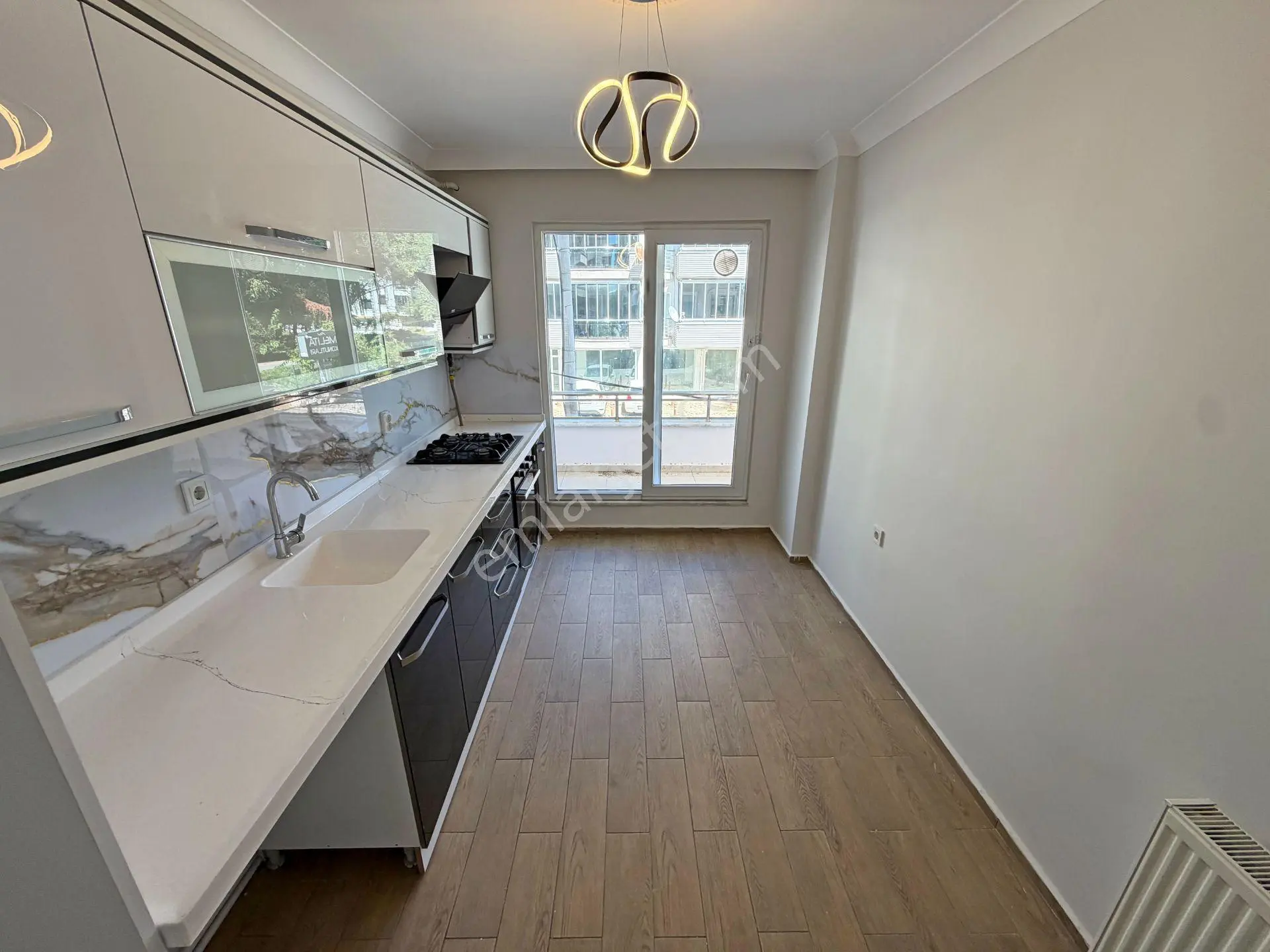 ▀ Güç'ten İkizçay'da Ara Kat Ebeveynli Modern Lüx Tasarımlı 2+1 Daire — fotoğraf 27