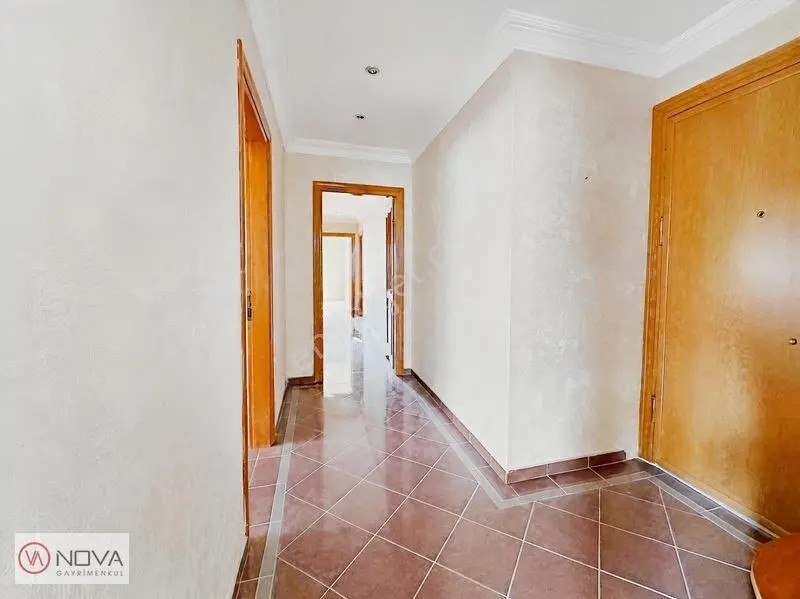 Suadiye Bağdat Caddesine Yürüme Mesafesinde Geniş 3+1 Boş Daire — fotoğraf 5