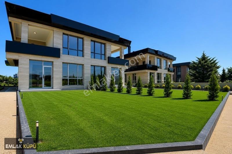 Bağlıca Mah.Cadde Cepheye Çift Bahçeli 4+1 Satılık Villa