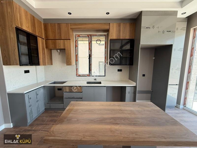 Bağlıca Mah.cadde Cepheye Çift Bahçeli 4+1 Satılık Villa — fotoğraf 9