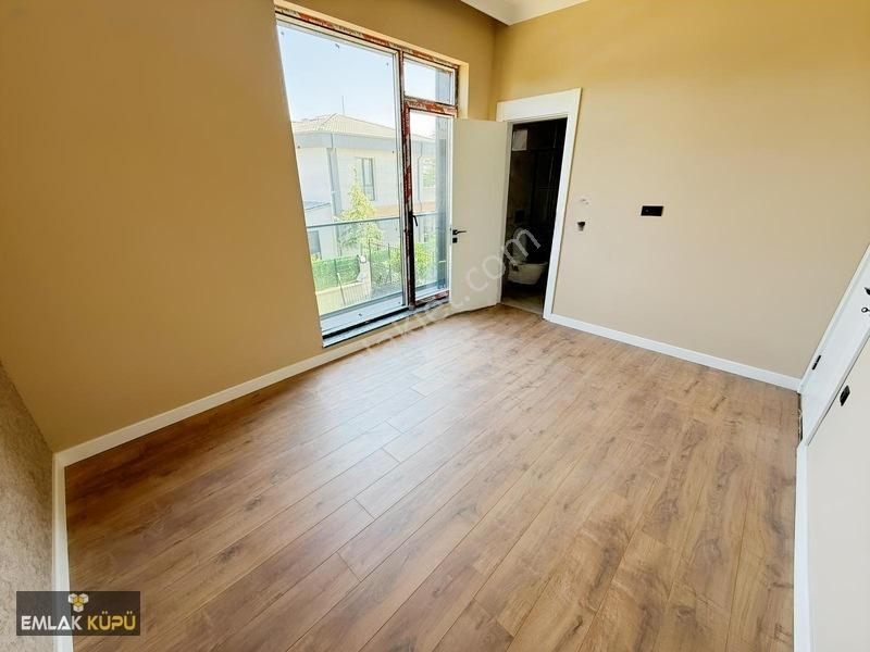 Bağlıca Mah.cadde Cepheye Çift Bahçeli 4+1 Satılık Villa — fotoğraf 11