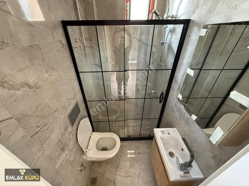 Bağlıca Mah.cadde Cepheye Çift Bahçeli 4+1 Satılık Villa — fotoğraf 12
