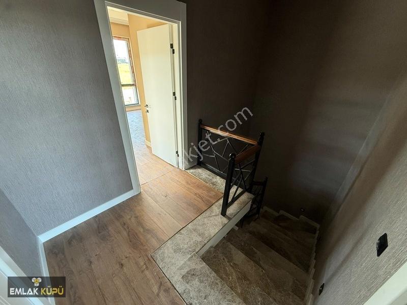 Bağlıca Mah.cadde Cepheye Çift Bahçeli 4+1 Satılık Villa — fotoğraf 13