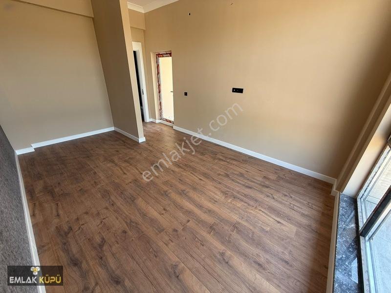 Bağlıca Mah.cadde Cepheye Çift Bahçeli 4+1 Satılık Villa — fotoğraf 14