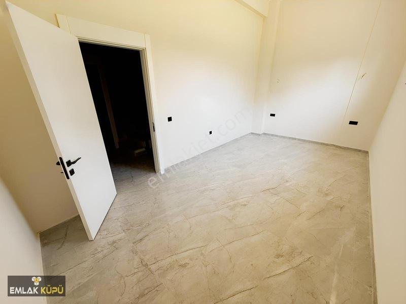 Bağlıca Mah.cadde Cepheye Çift Bahçeli 4+1 Satılık Villa — fotoğraf 23
