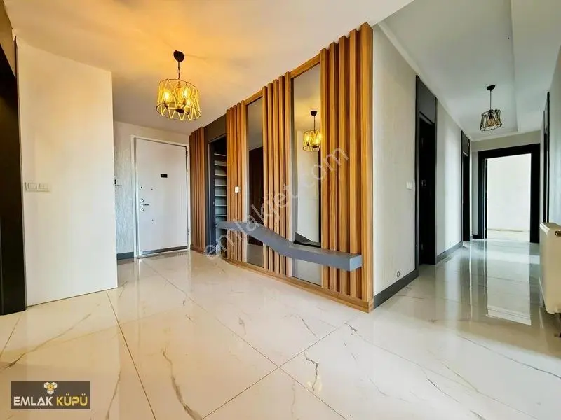 Bağlıca Mah. Kapalı Otoparklı Geniş Katta Tek 4+1 Satılık Daire