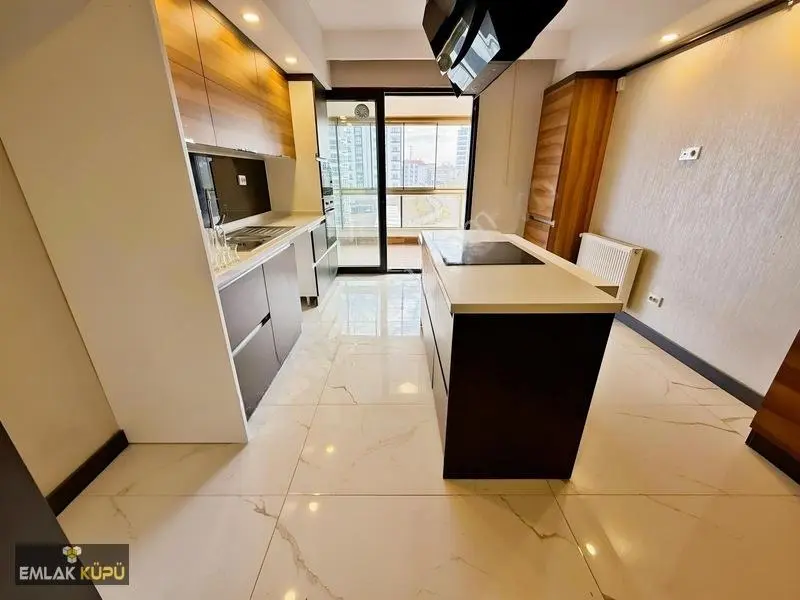 Bağlıca Mah. Kapalı Otoparklı Geniş Katta Tek 4+1 Satılık Daire — fotoğraf 3