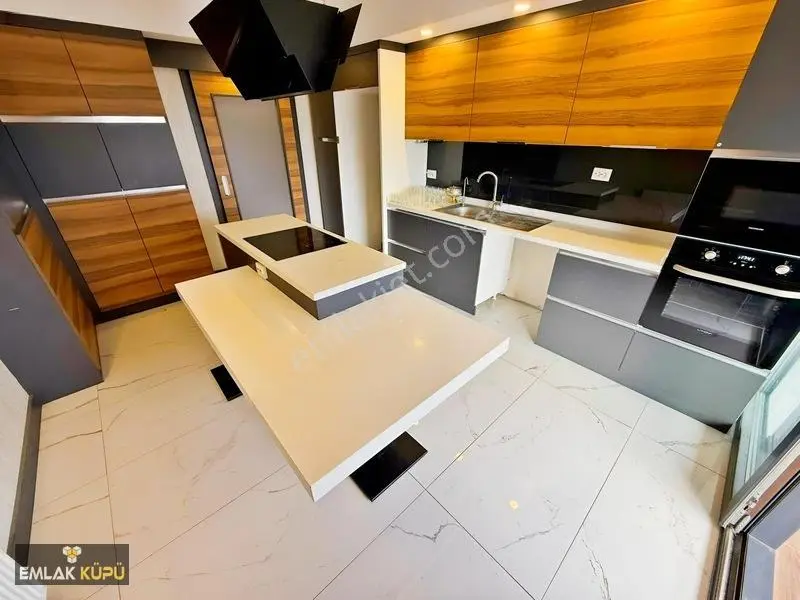 Bağlıca Mah. Kapalı Otoparklı Geniş Katta Tek 4+1 Satılık Daire — fotoğraf 4