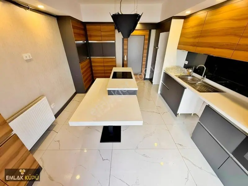 Bağlıca Mah. Kapalı Otoparklı Geniş Katta Tek 4+1 Satılık Daire — fotoğraf 7