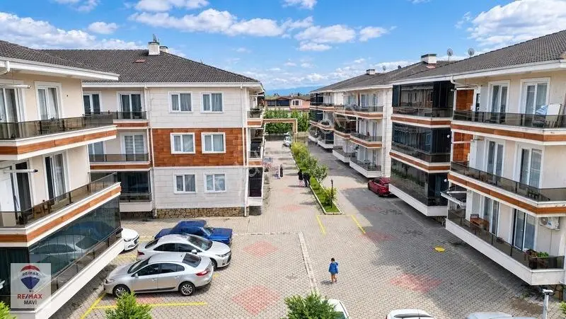 Remax 3+1 135m² + 10m² Depo +ankastre Set Site İçi Krediye Uygun — fotoğraf 2