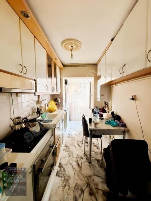 Es'as'tan Selçuklu Mh'de Merkezi Konumda 3+1 Satılık Daire — fotoğraf 3