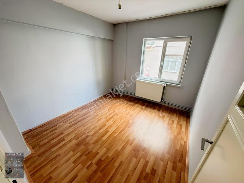 Es'as'tan İstasyon Mahallesinde 3+1 Okul Yakını Satılık Daire — fotoğraf 8