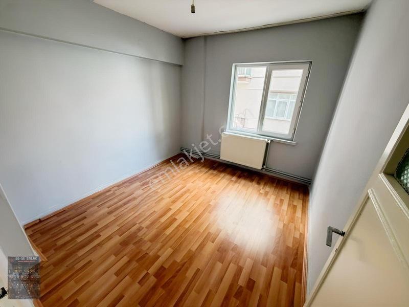 Es'as'tan İstasyon Mahallesinde 3+1 Okul Yakını Satılık Daire — fotoğraf 9