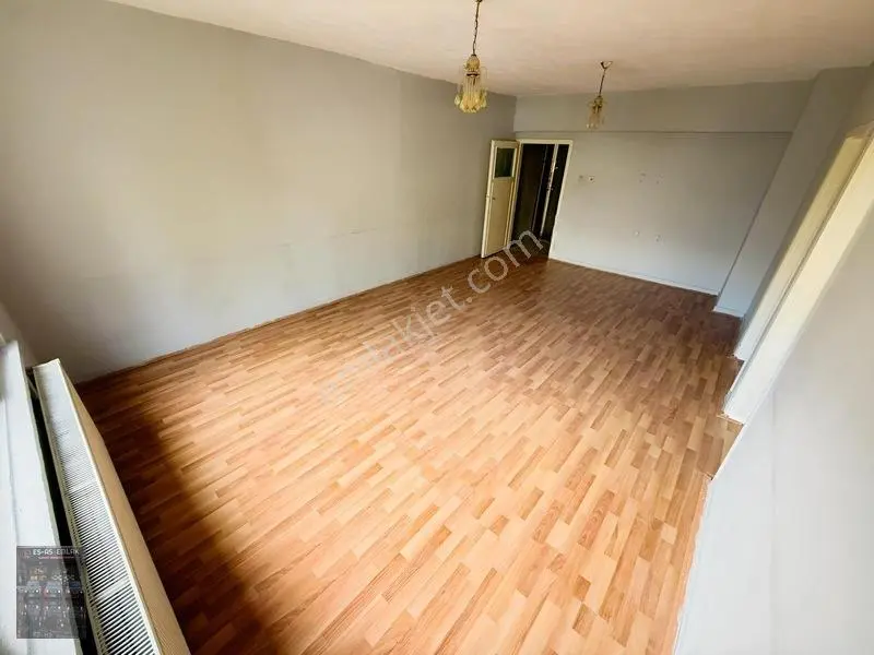 Es'as'tan İstasyon Mahallesinde 3+1 Okul Yakını Satılık Daire — fotoğraf 11