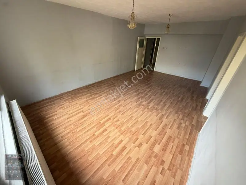 Es'as'tan İstasyon Mahallesinde 3+1 Okul Yakını Satılık Daire — fotoğraf 12