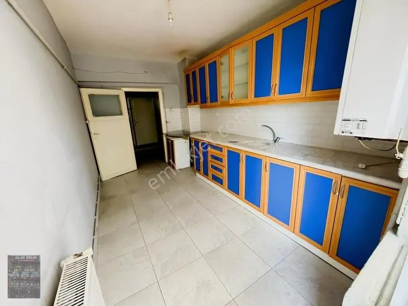 Es'as'tan İstasyon Mahallesinde 3+1 Okul Yakını Satılık Daire — fotoğraf 15