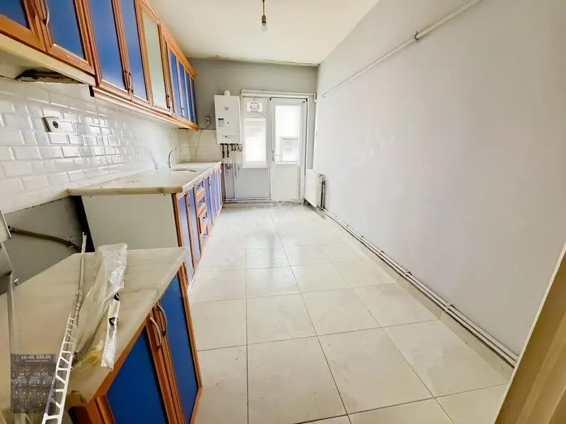 Es'as'tan İstasyon Mahallesinde 3+1 Okul Yakını Satılık Daire — fotoğraf 17