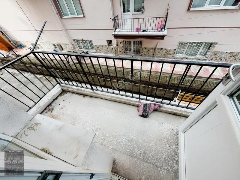 Es'as'tan İstasyon Mahallesinde 3+1 Okul Yakını Satılık Daire — fotoğraf 24