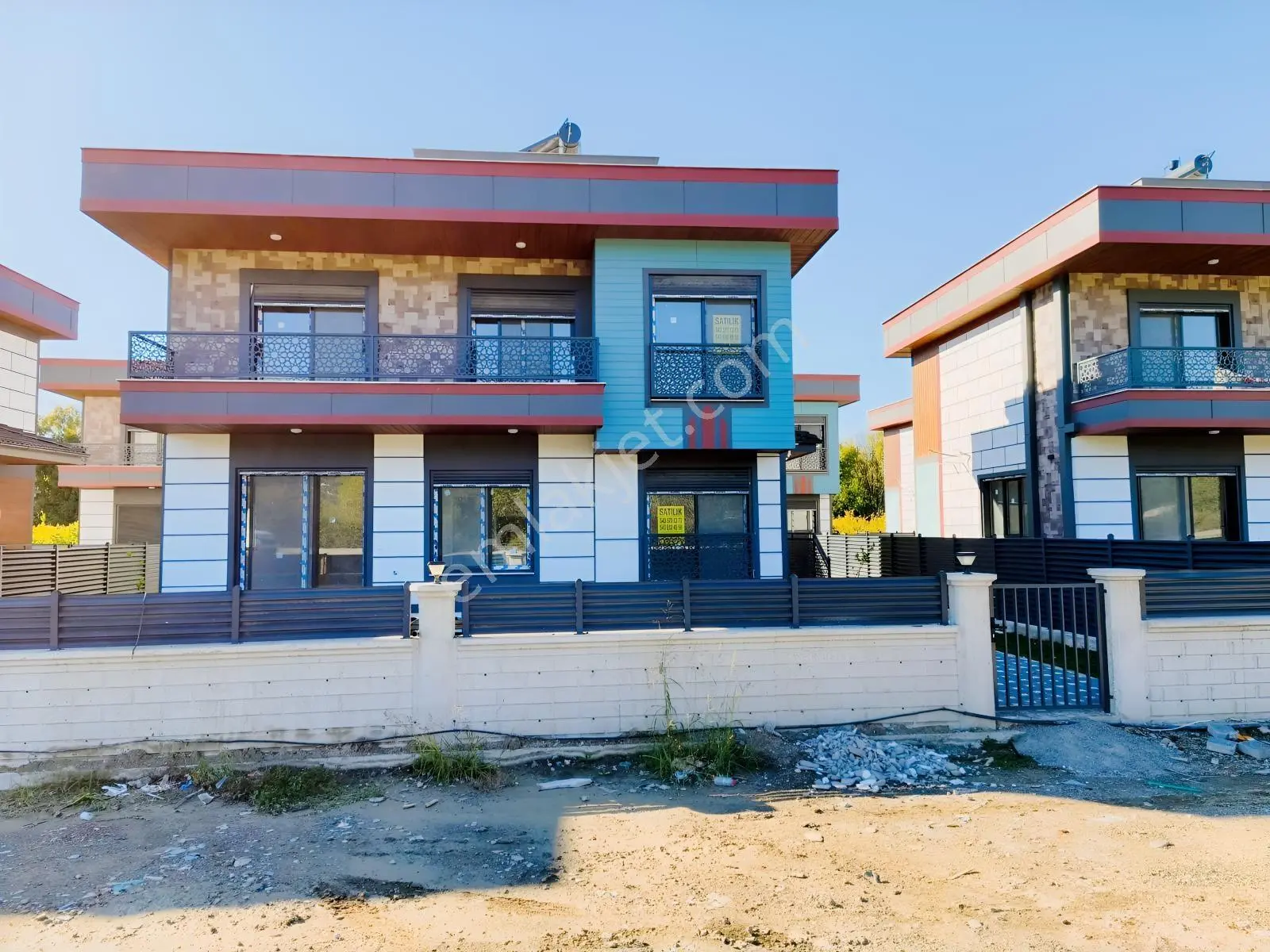 Dalaman Altıntasta Özel Havuzlu, Teraslı Satılık Tripleks Villa