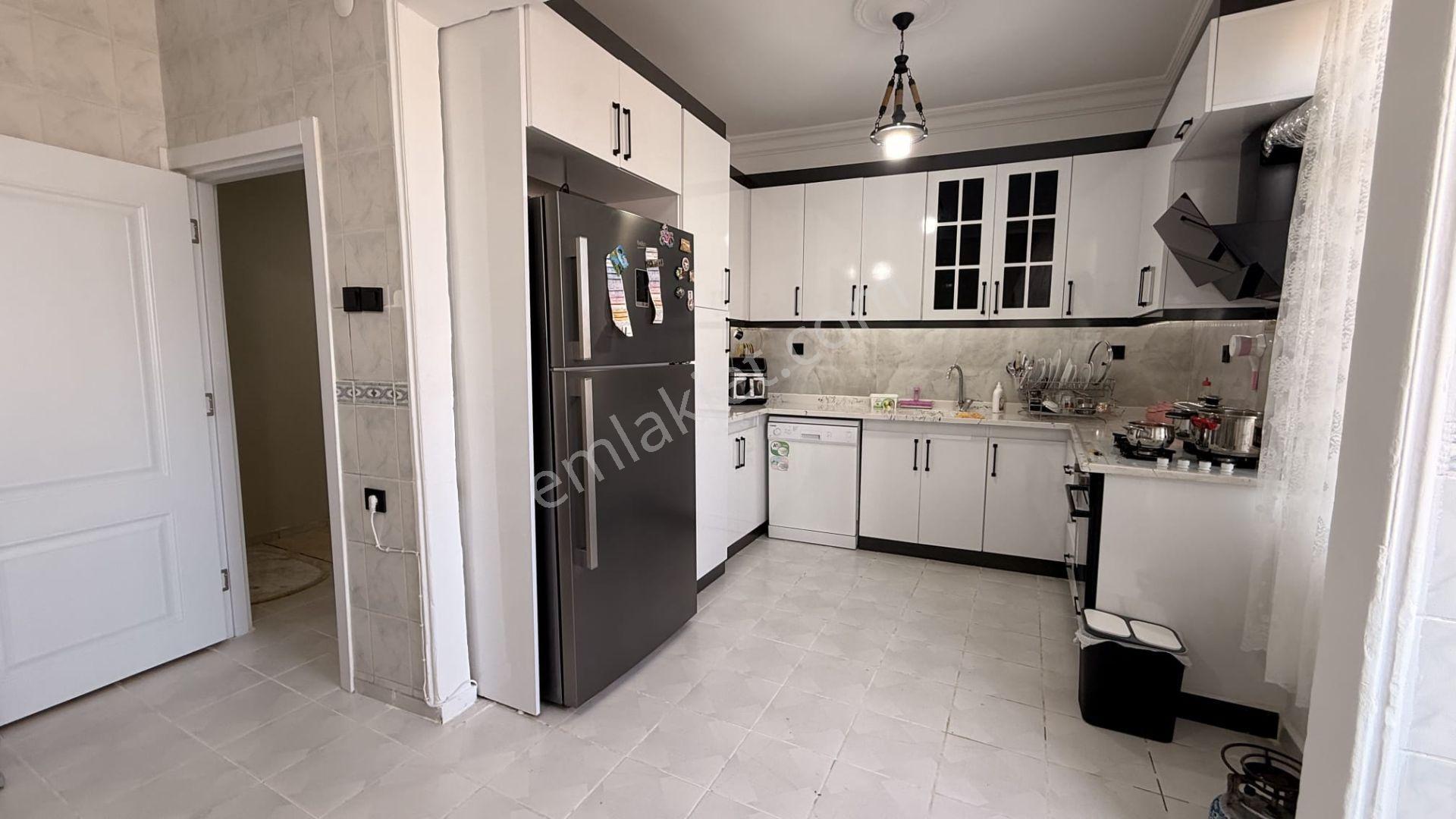 Ergünden Hamidiye Mahallesinde 3.5+1 Teraslı Ferah Daire — fotoğraf 9