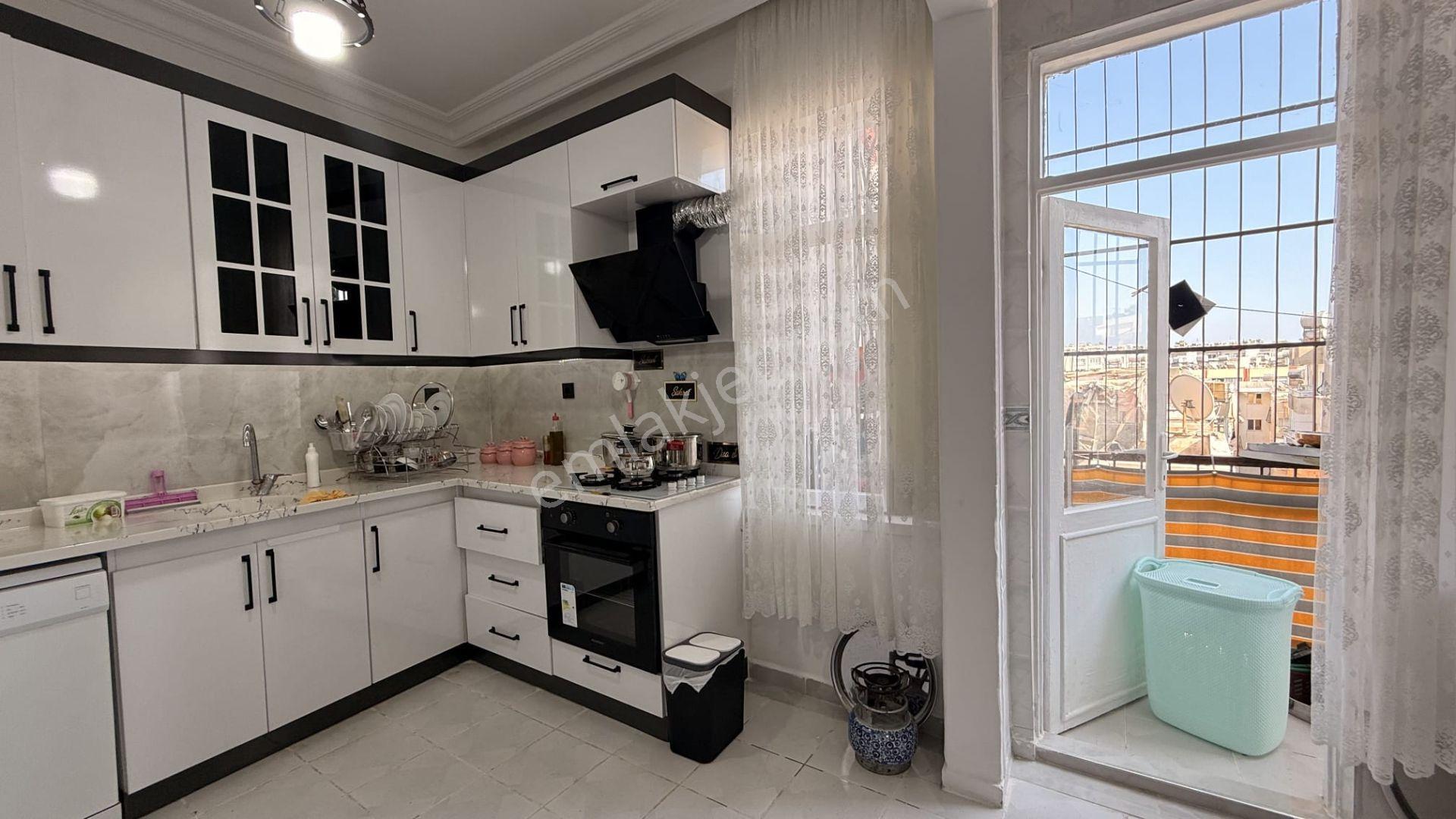 Ergünden Hamidiye Mahallesinde 3.5+1 Teraslı Ferah Daire — fotoğraf 14