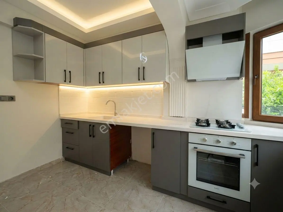 Aktiften Akçay Merkez'de Satılık Full Yapılı 3+1 Çift Balkonlu Arakat Daire — fotoğraf 2
