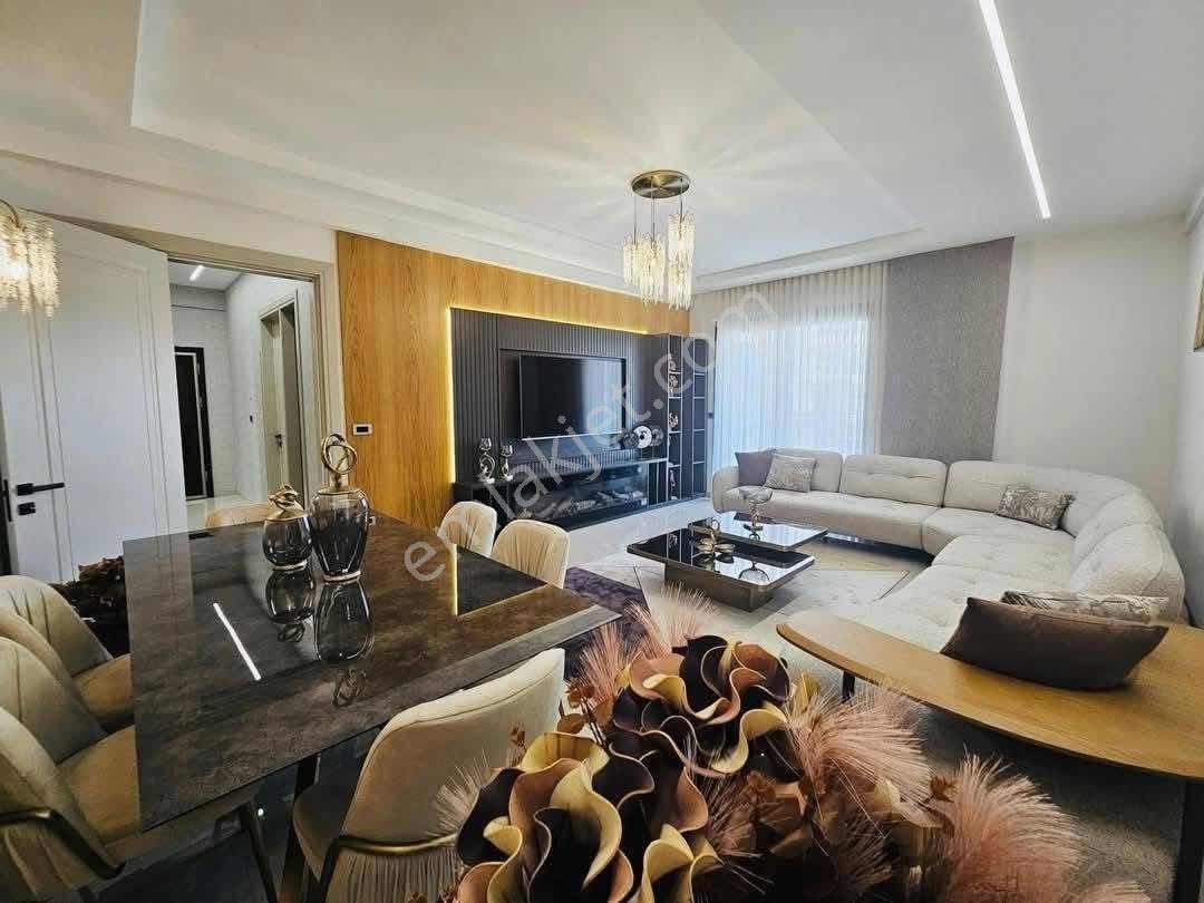 Saygın Dan Yenışafak Da Ultra Lüks Satılık Daire — fotoğraf 3
