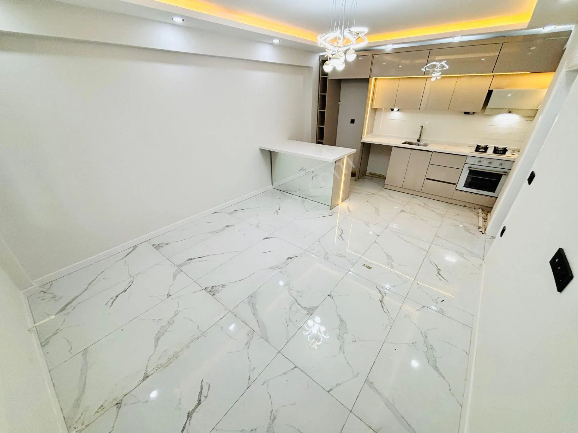 Yükselden Altınkumda 50 M² Şık Ada Mutfaklı 1+1 Satılık Daire — fotoğraf 5
