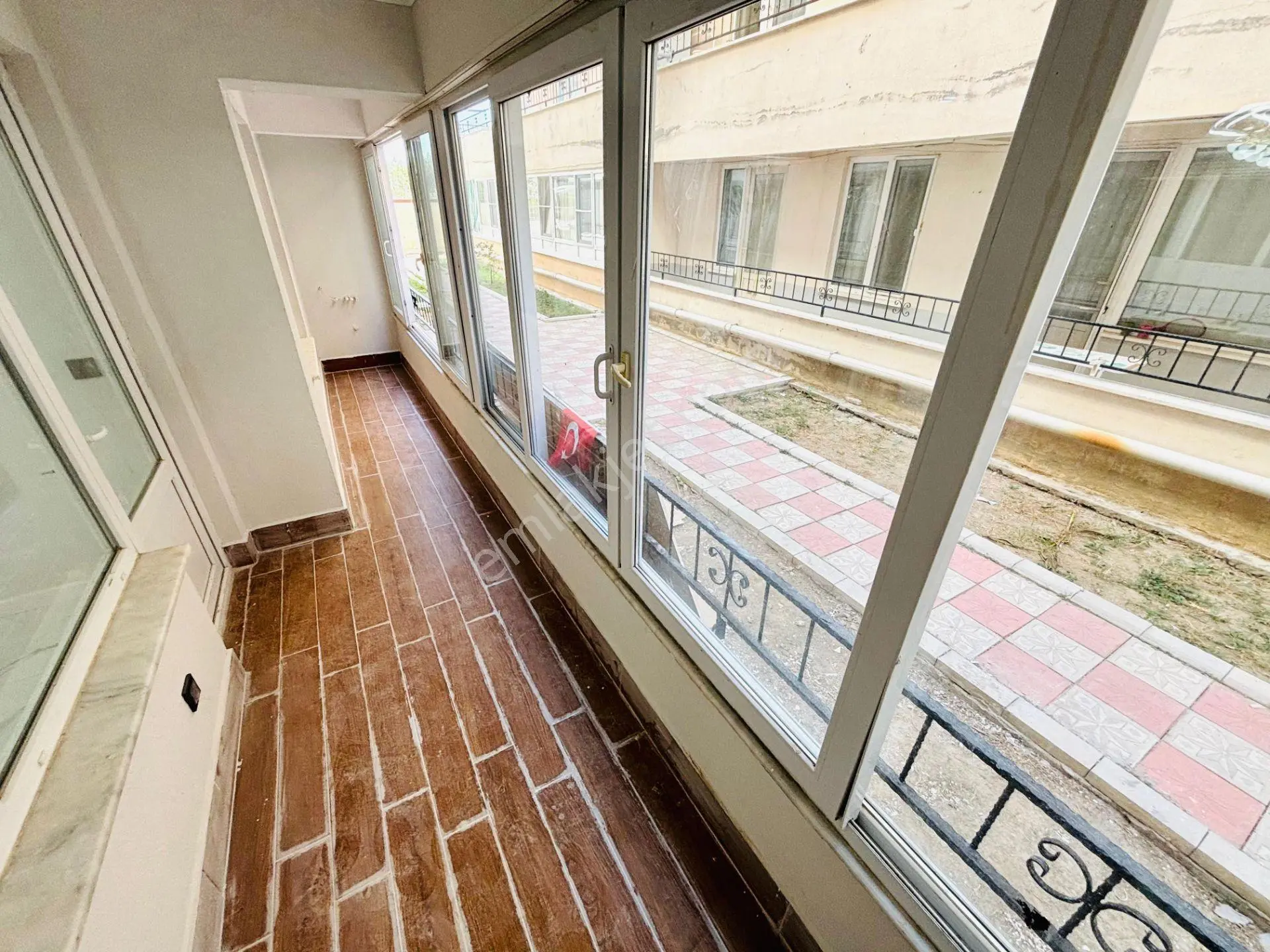 Yükselden Altınkumda 50 M² Şık Ada Mutfaklı 1+1 Satılık Daire — fotoğraf 13