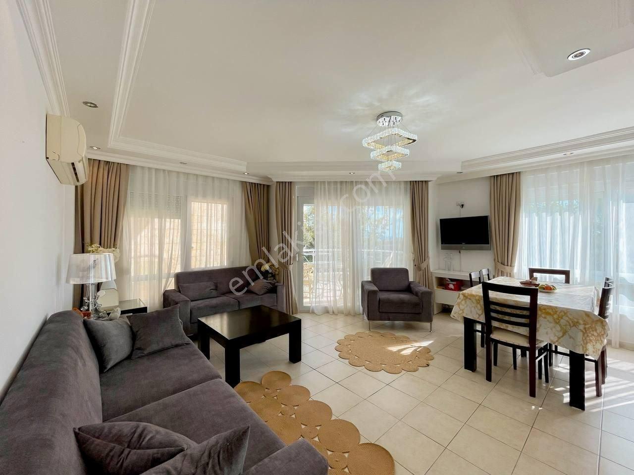 Alanya’nın Merkezinde Deniz Manzaralı 2+1 Özel Daire — fotoğraf 2