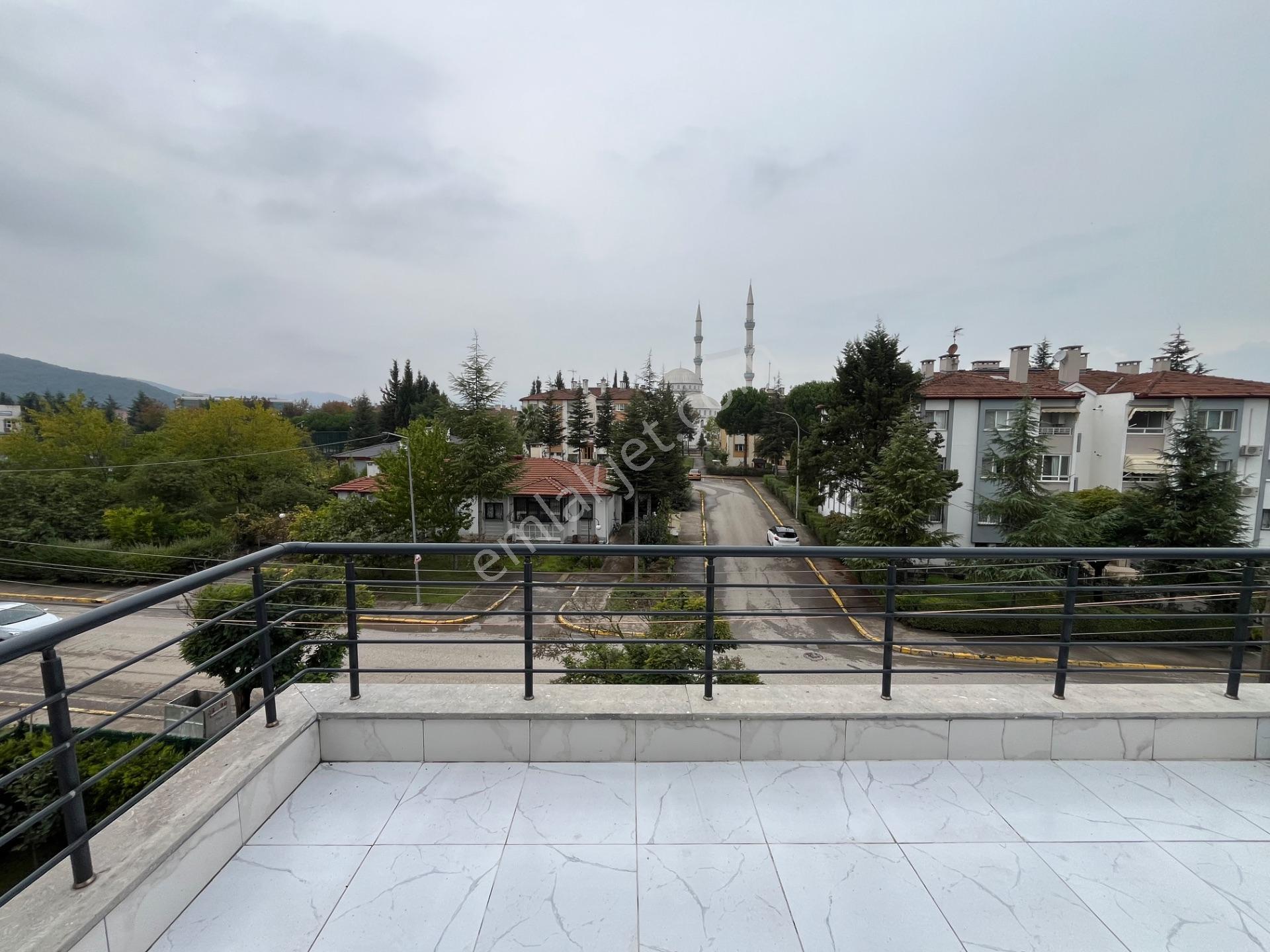 Başiskele Yeniköy’de Siteiçi 3+1 Satılık Çatı Dubleks — fotoğraf 20