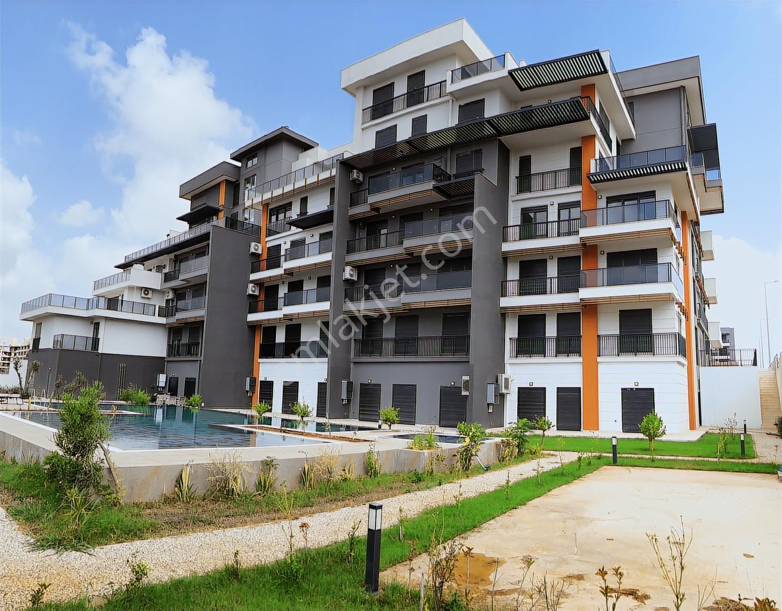 Aksu Altıntaş Satılık Lüks 2+1 K.Otopark Çift Yüzme Havuz